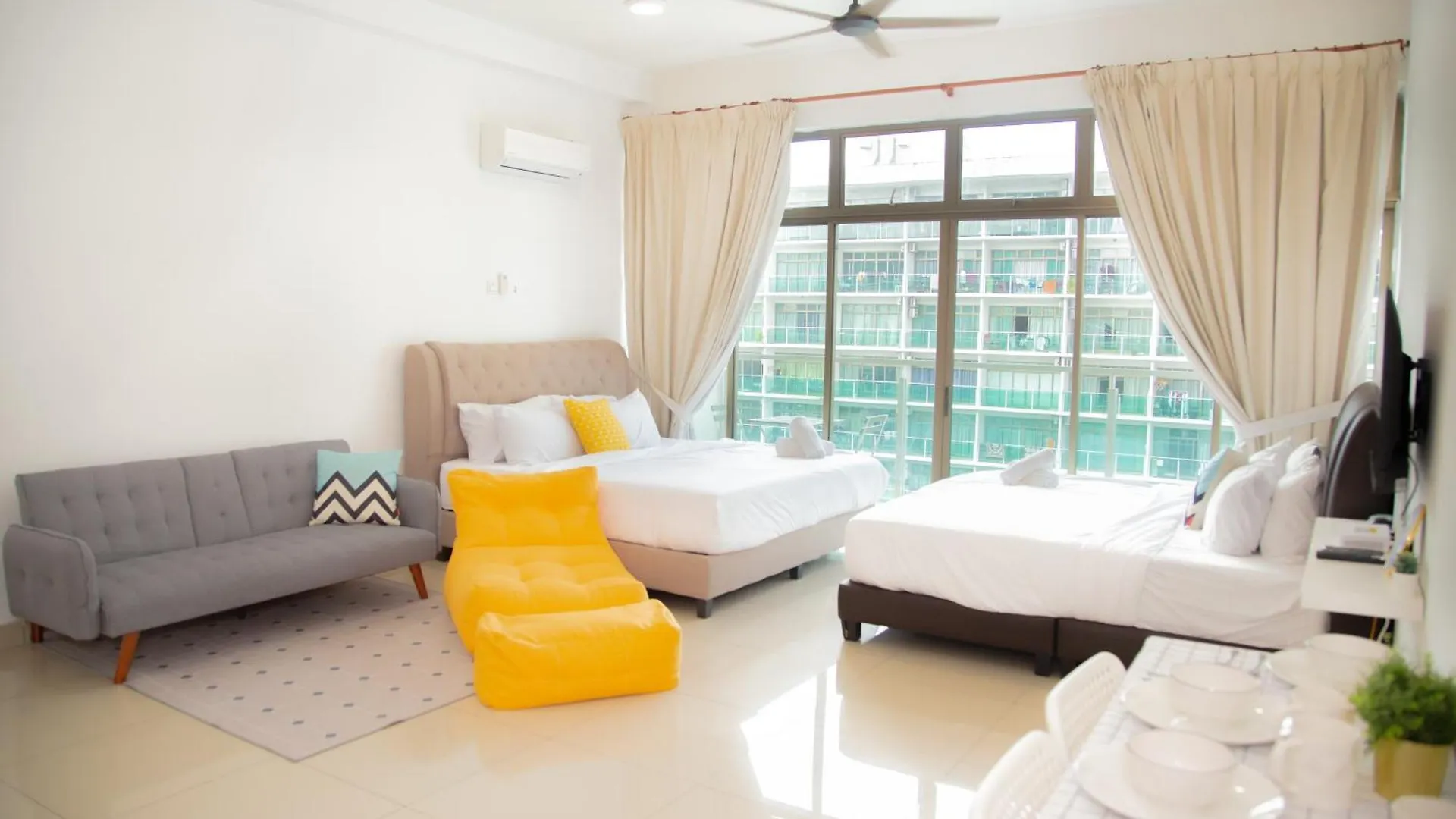-Mount Austin Ikea, Aeon 10Mins -Pool View- B215 Apartment Johor Bahru Malaysia
