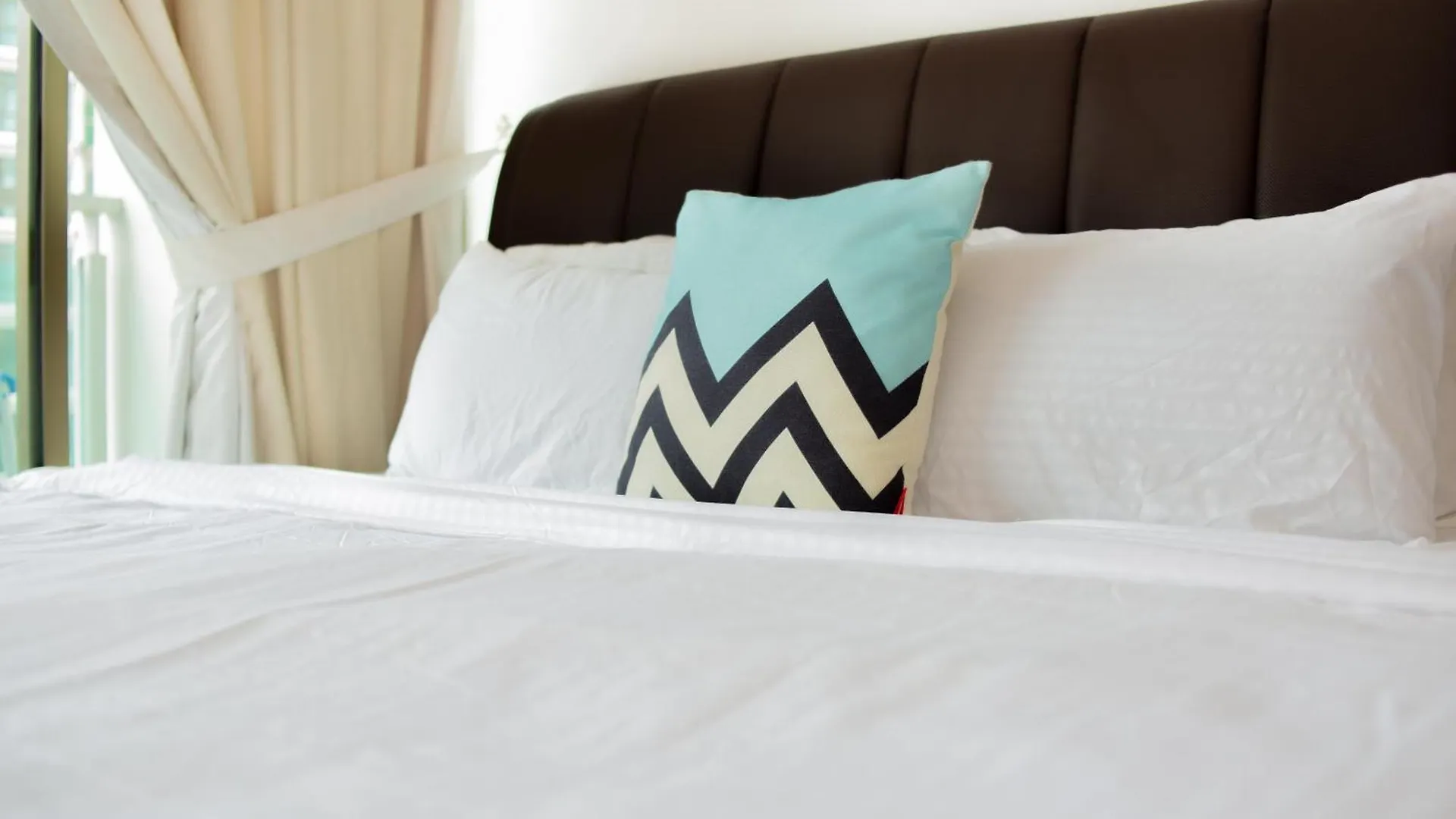 -Mount Austin Ikea, Aeon 10Mins -Pool View- B215 Apartment Johor Bahru Malaysia